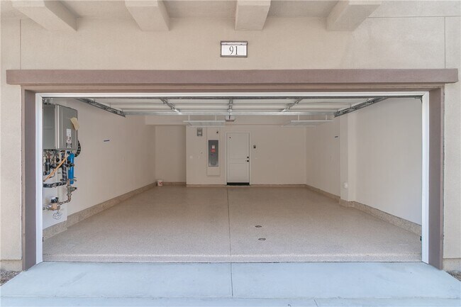 Building Photo - 2317 W Broadway