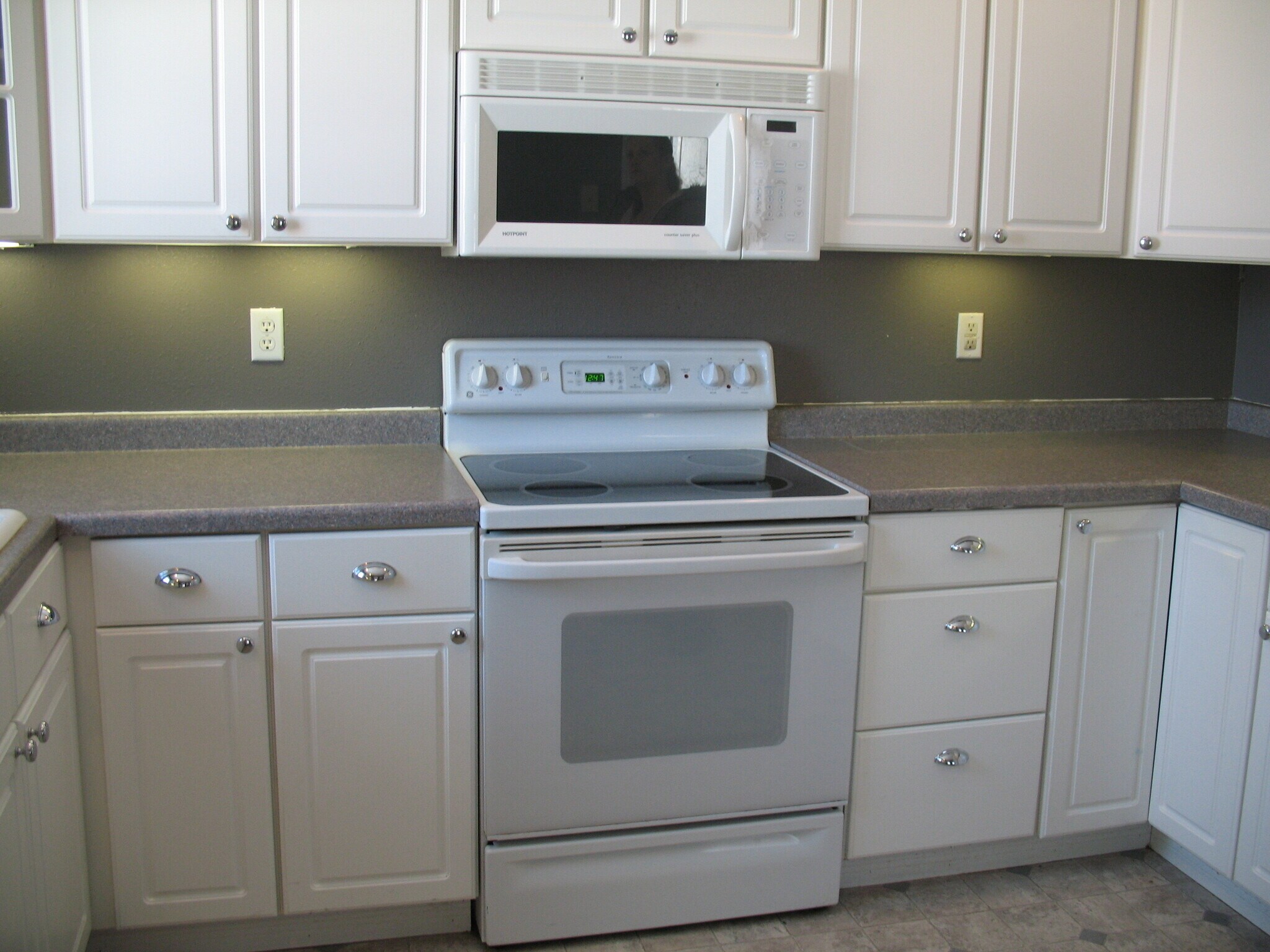 Building Photo - 209 Garland St E