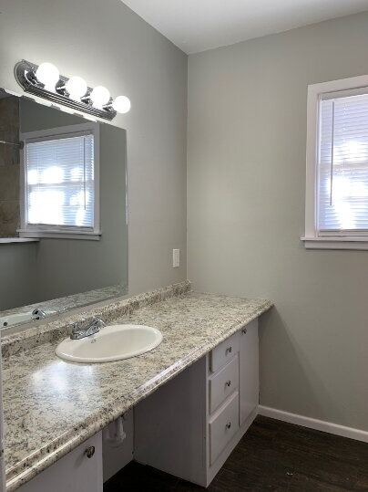 Building Photo - "Charming 3-Bed, 2-Bath Home with 1,410 Sq Ft in Lubbock's Heart"