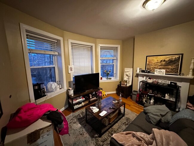 Building Photo - 17 Highgate St