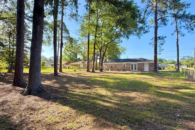 Building Photo - AVAILABLE JULY! (Pet Friendly)