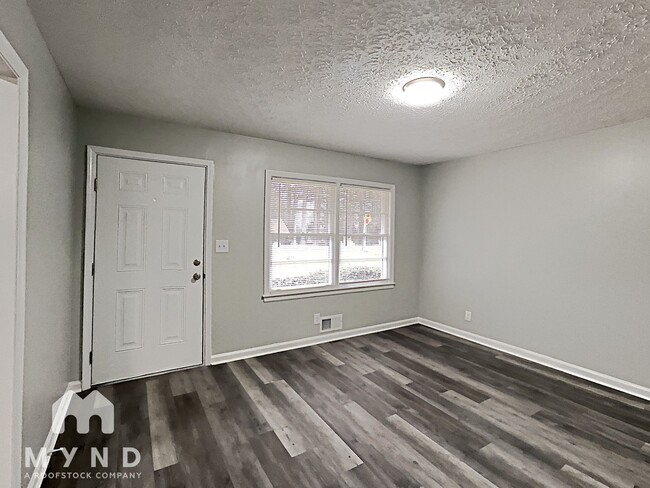 Building Photo - 2665 County Line Rd SW