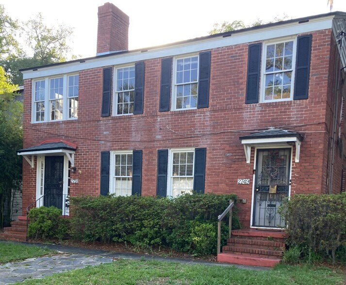 Building Photo - 2751 Oak St