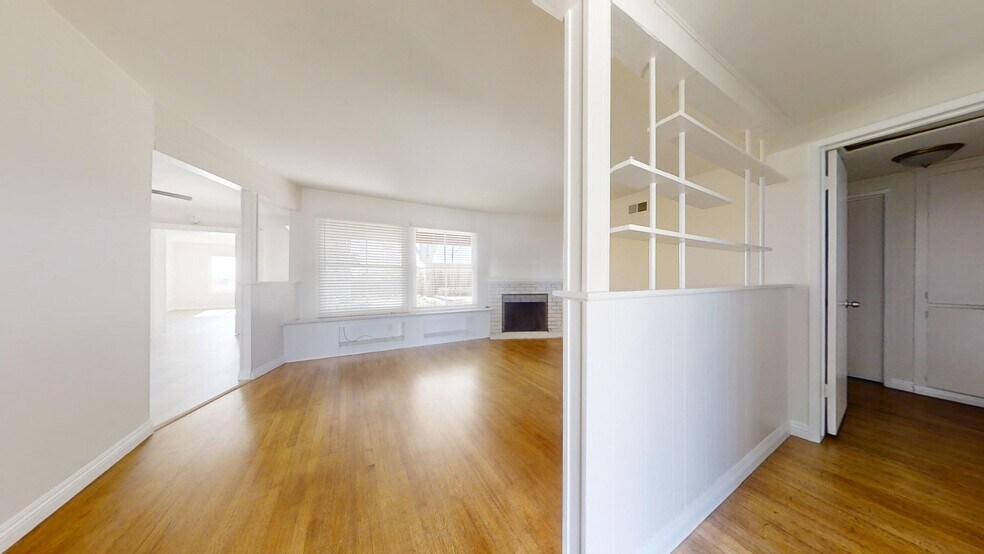 Building Photo - 5558 Emerald St