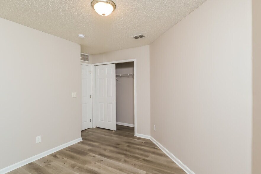 Building Photo - 2978 Centerwood Dr N