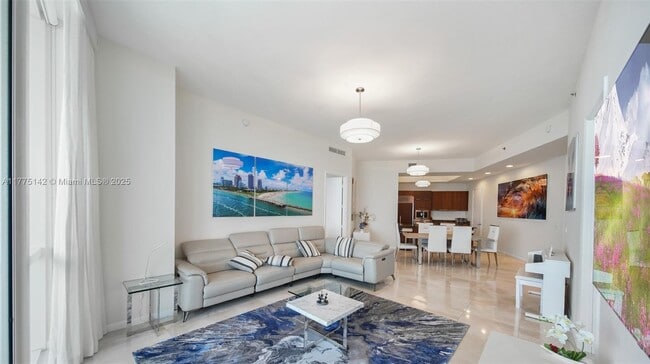 Building Photo - 16001 Collins Ave