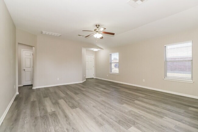 Building Photo - 223 Legends of Hutto Tr