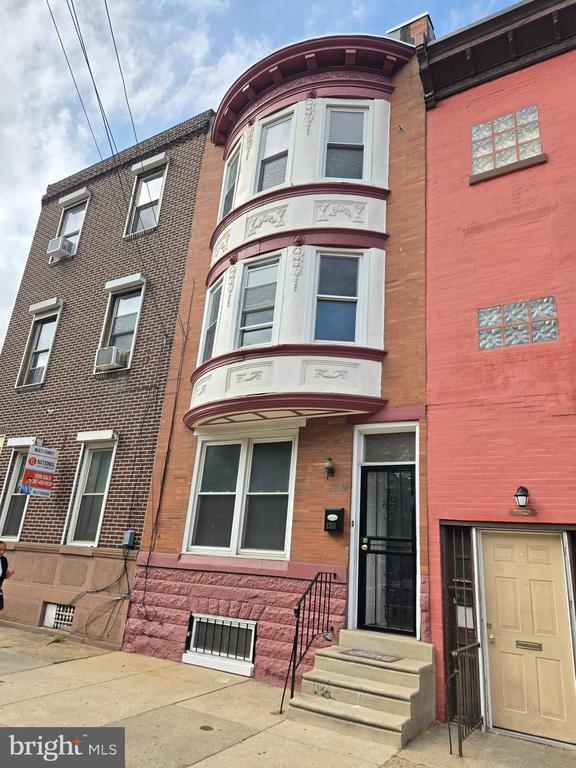 Building Photo - 1351 Christian St
