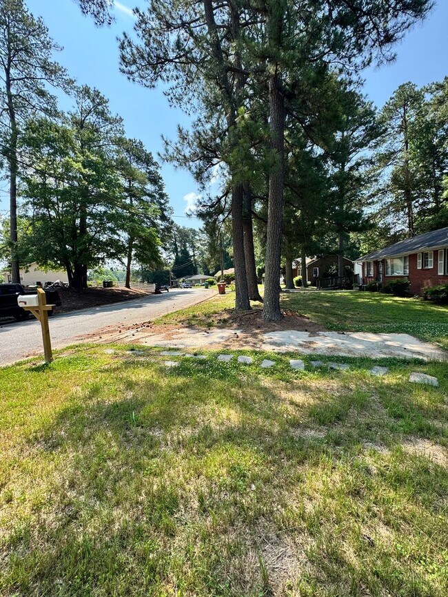 Building Photo - Cozy 4 bed 1.5 bath Ranch House in Petersburg