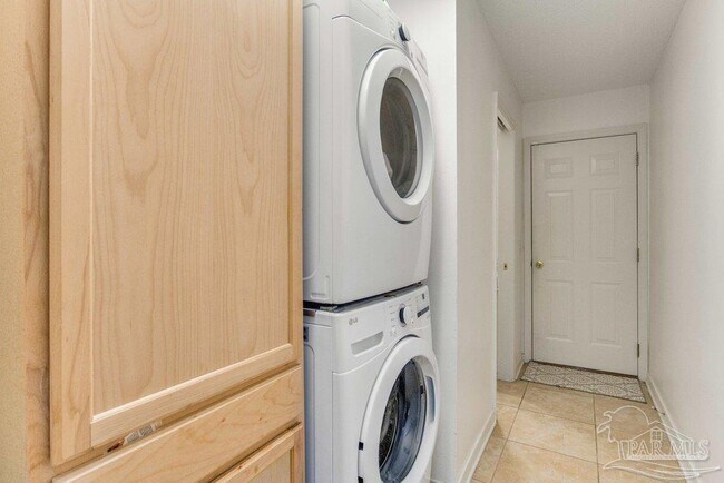 Building Photo - 5217 Choctaw Ave