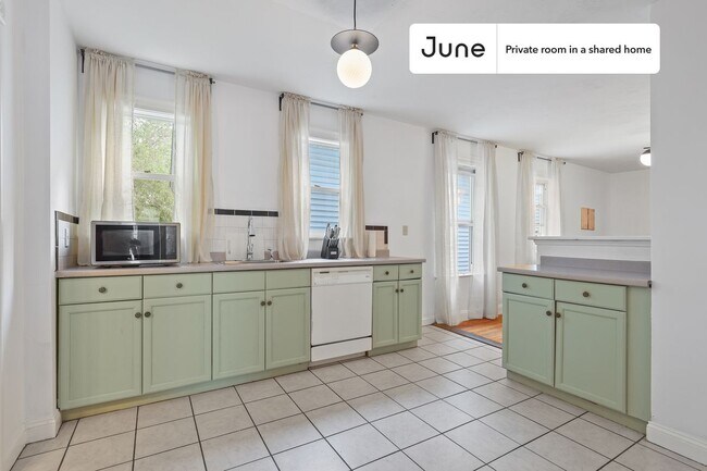 Building Photo - Room in Shared 3 bed/2 bath home in Brighton