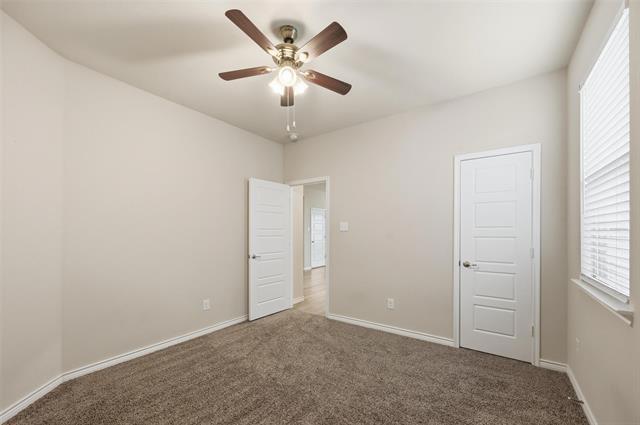 Building Photo - 940 Azure Ln