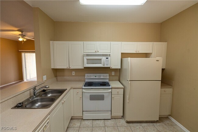 Building Photo - 4275 Bellasol Cir