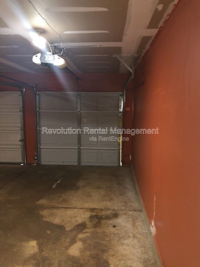 Building Photo - 2489 Tolliver Dr