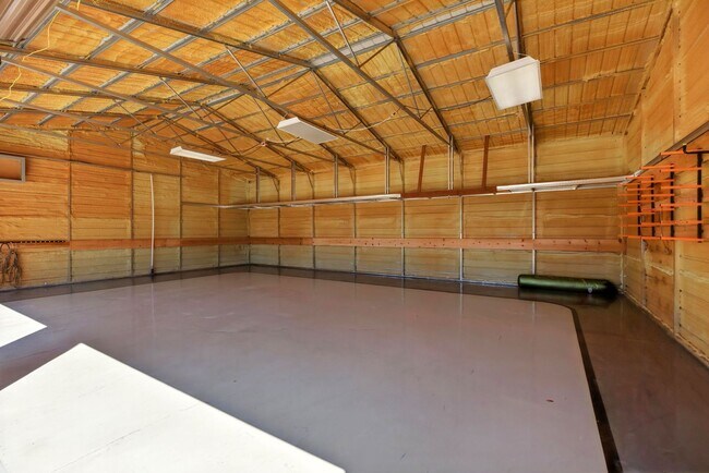 Building Photo - $5995 - Ranch-style home with acreage in West Gilroy's quiet countryside