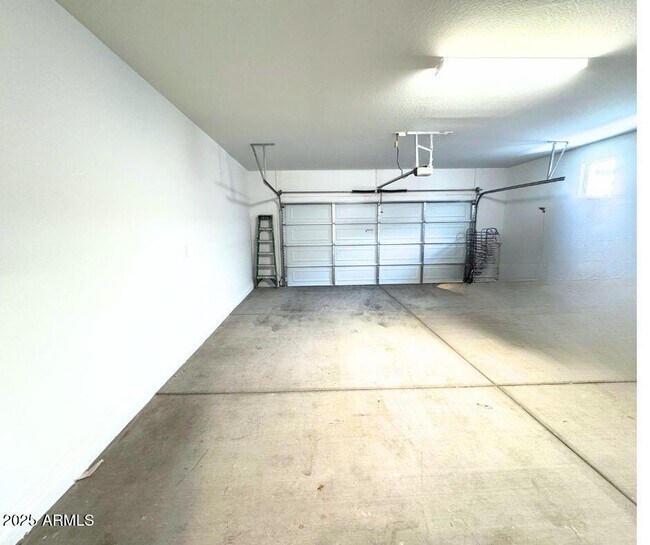 Building Photo - 3998 S 178th Ln