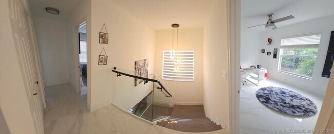 Building Photo - 10435 Yarrow Dr