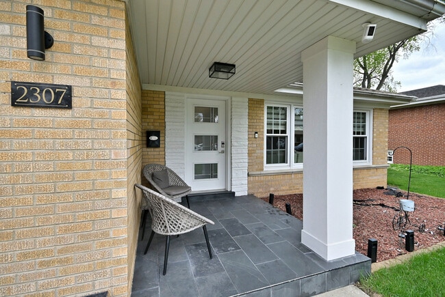 Building Photo - 2307 Edna Ave