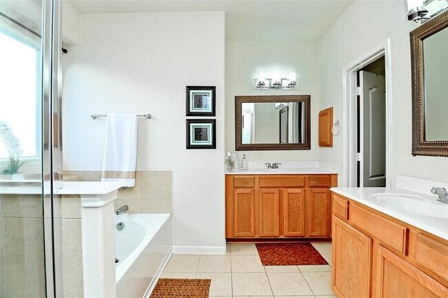 Building Photo - 510 Stream Mill Ln