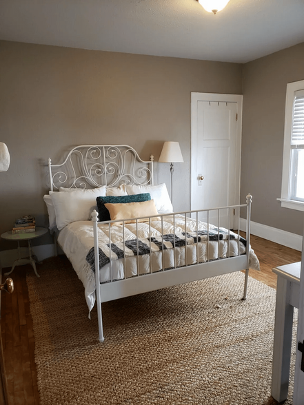 Lower bedroom - 2350 N 65th St