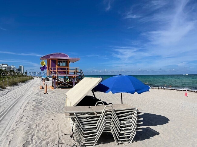 Building Photo - 5001 Collins Ave