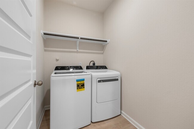 Building Photo - 27390 Axis Deer Trl