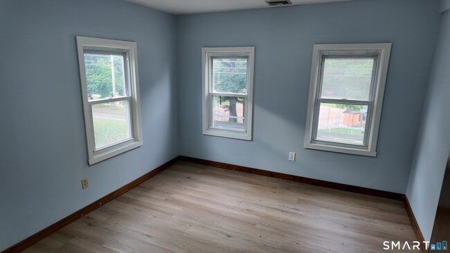 Building Photo - 708 Howe Ave