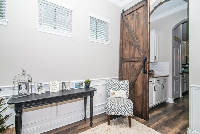 Building Photo - 8114 Champions Forest Way