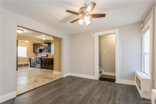 Building Photo - 156 Bellevue Pl