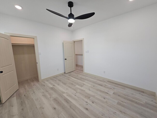 Building Photo - BRAND NEW BUILD!!