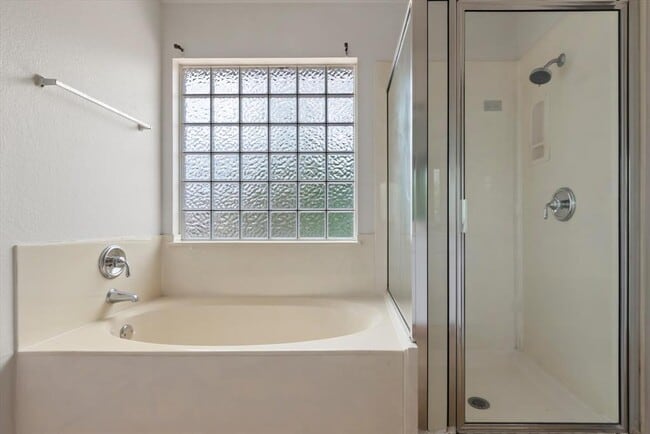 Building Photo - 909 Settlement Cove