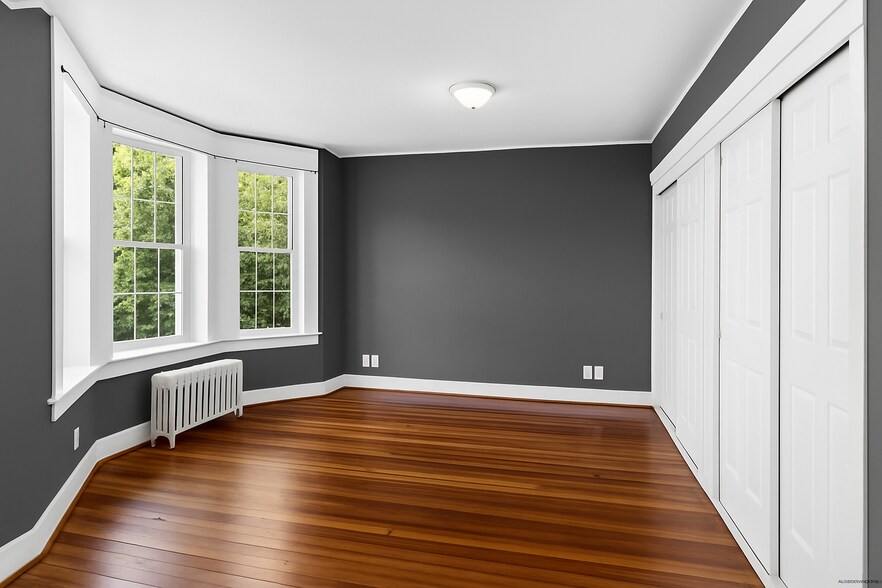 Building Photo - 89 N Pine Ave