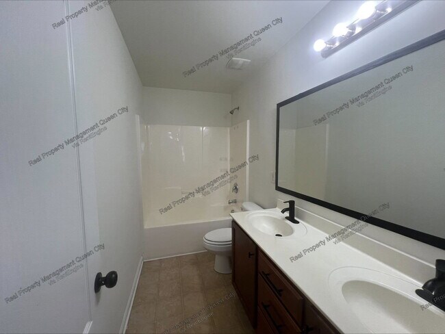 Building Photo - 14334 Lunenburg Ln