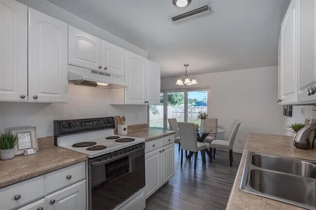Building Photo - 3806 Cortadera Ct