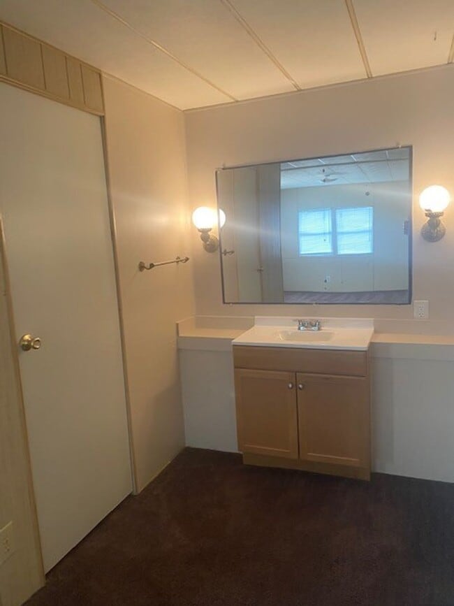 Building Photo - Manufactured Home