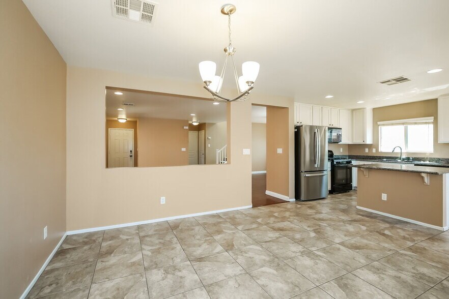 Building Photo - 9434 W Blooming Grove Ave