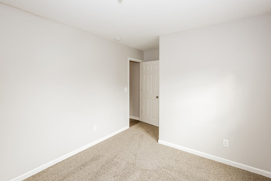 Building Photo - 15745 Lakepoint Forest Dr