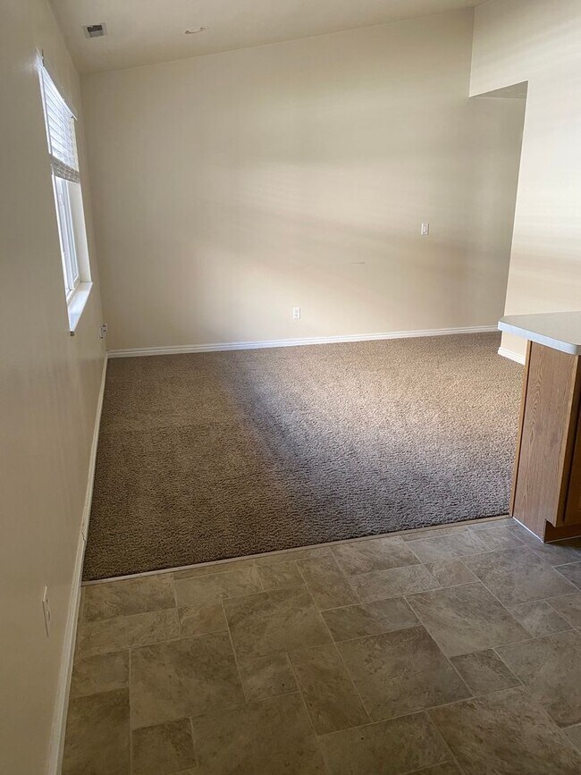 Building Photo - REDUCED RENT (for a limited time) One Bedroom near Utah Valley Hospital, Provo Recreation Center,...
