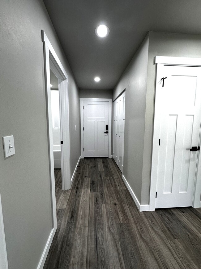 Building Photo - 207 S Razor Clam Dr SW