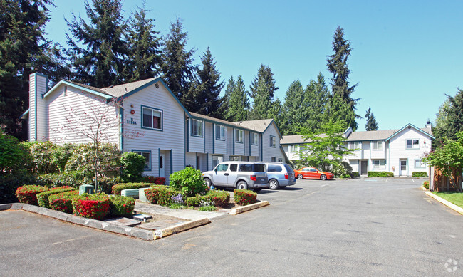 Primary Photo - Hill Crest Condominiums