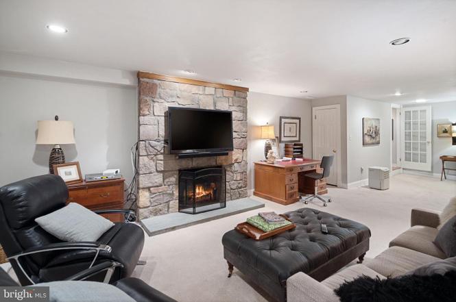 Building Photo - 70 Sutphin