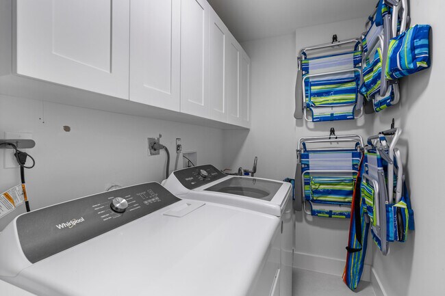 Building Photo - 10410 S Ocean Dr