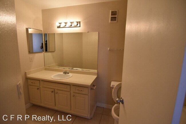 Building Photo - 1 br, 1 bath House - 4756 Walden Circle #635