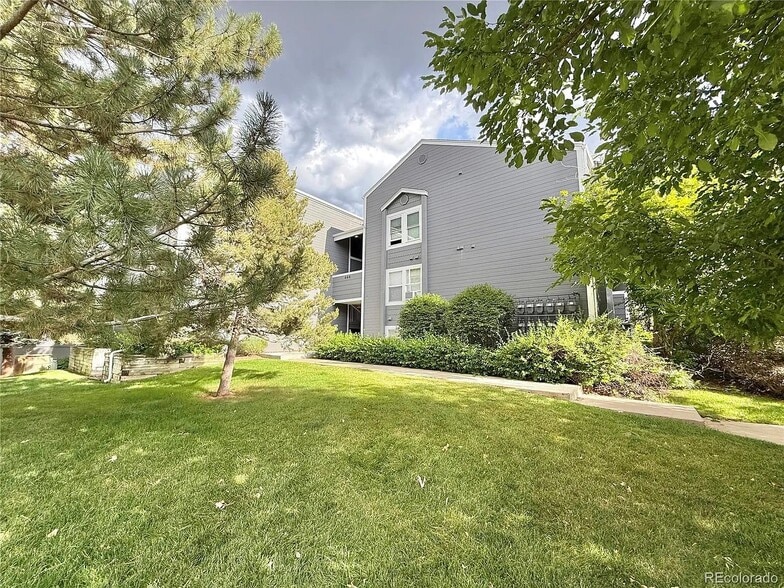 Building Photo - 444 S Kittredge St