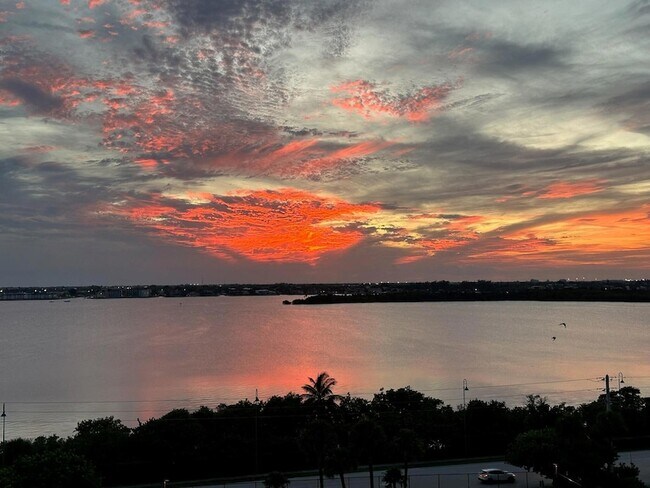 Building Photo - 5460 N Ocean Dr