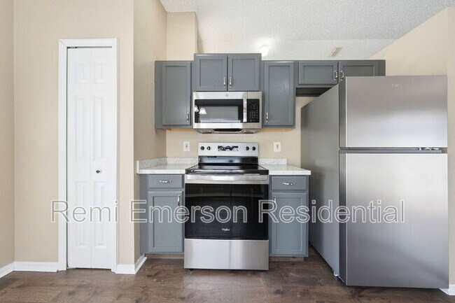 Building Photo - 2727 Mayer St