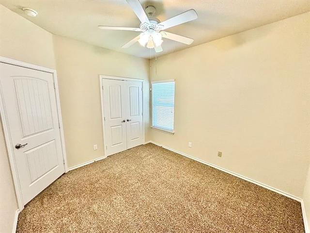 Building Photo - 3020 Tamarack Ln