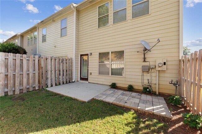 Building Photo - 6210 Elmshorn Way