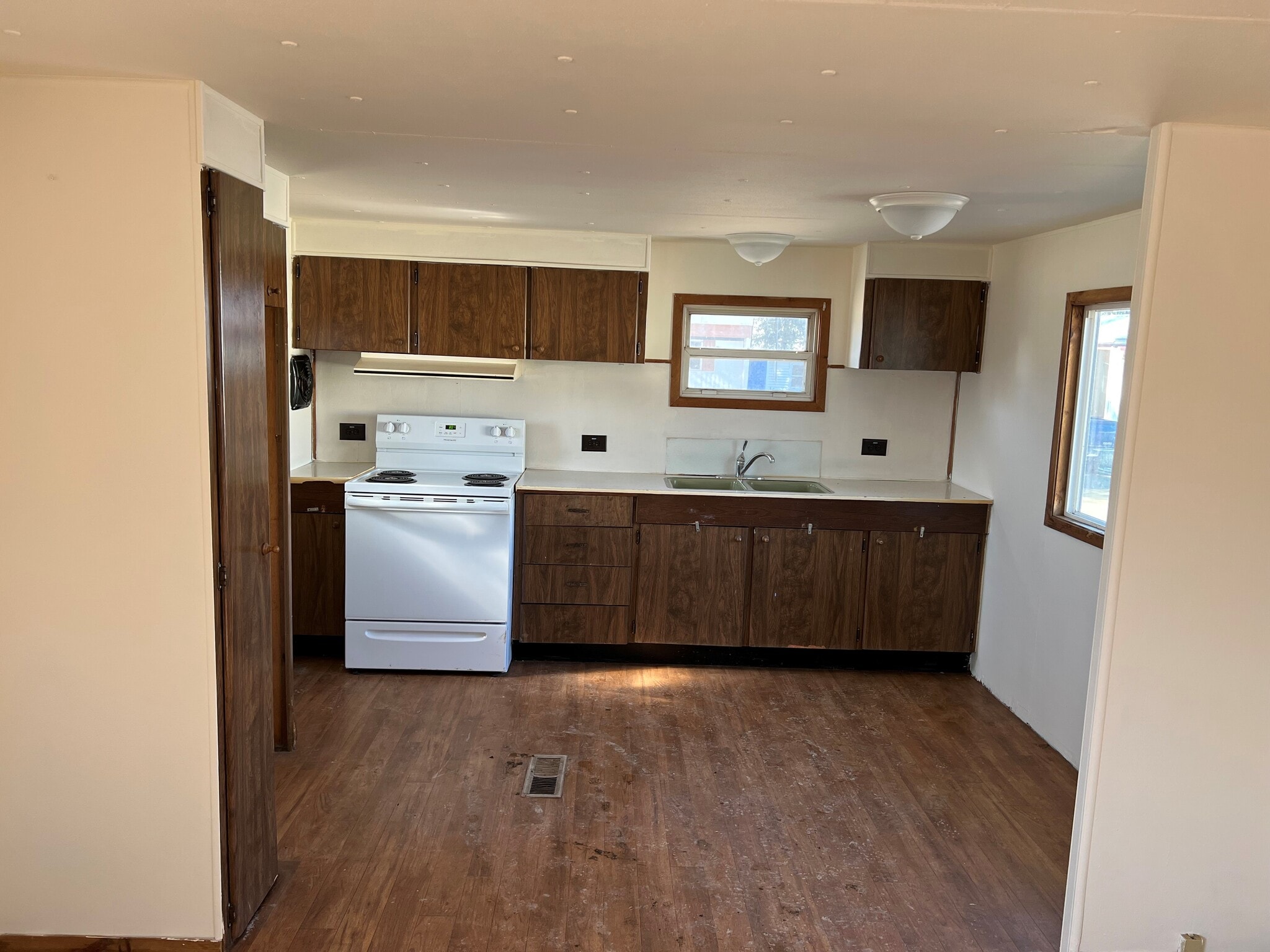 Building Photo - 12 Linkin Park