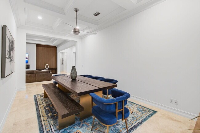 Building Photo - 17662 Cadena Dr